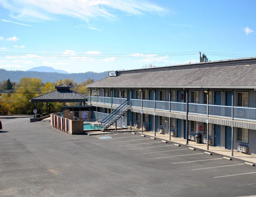 Lake Point Lodge Clearlake Oaks Exterior photo